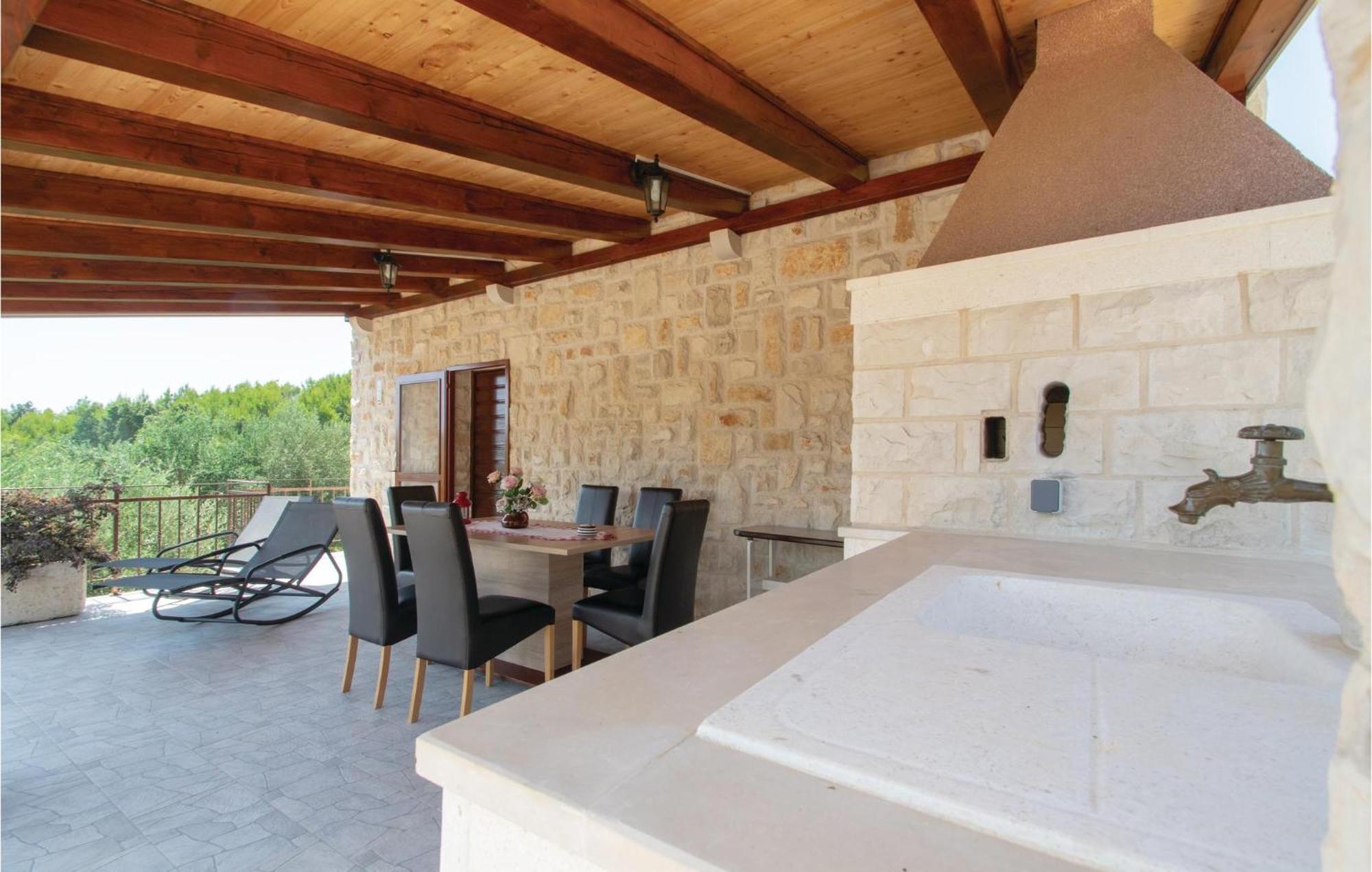 Awesome Home In Smokvica With Kitchen Exterior photo
