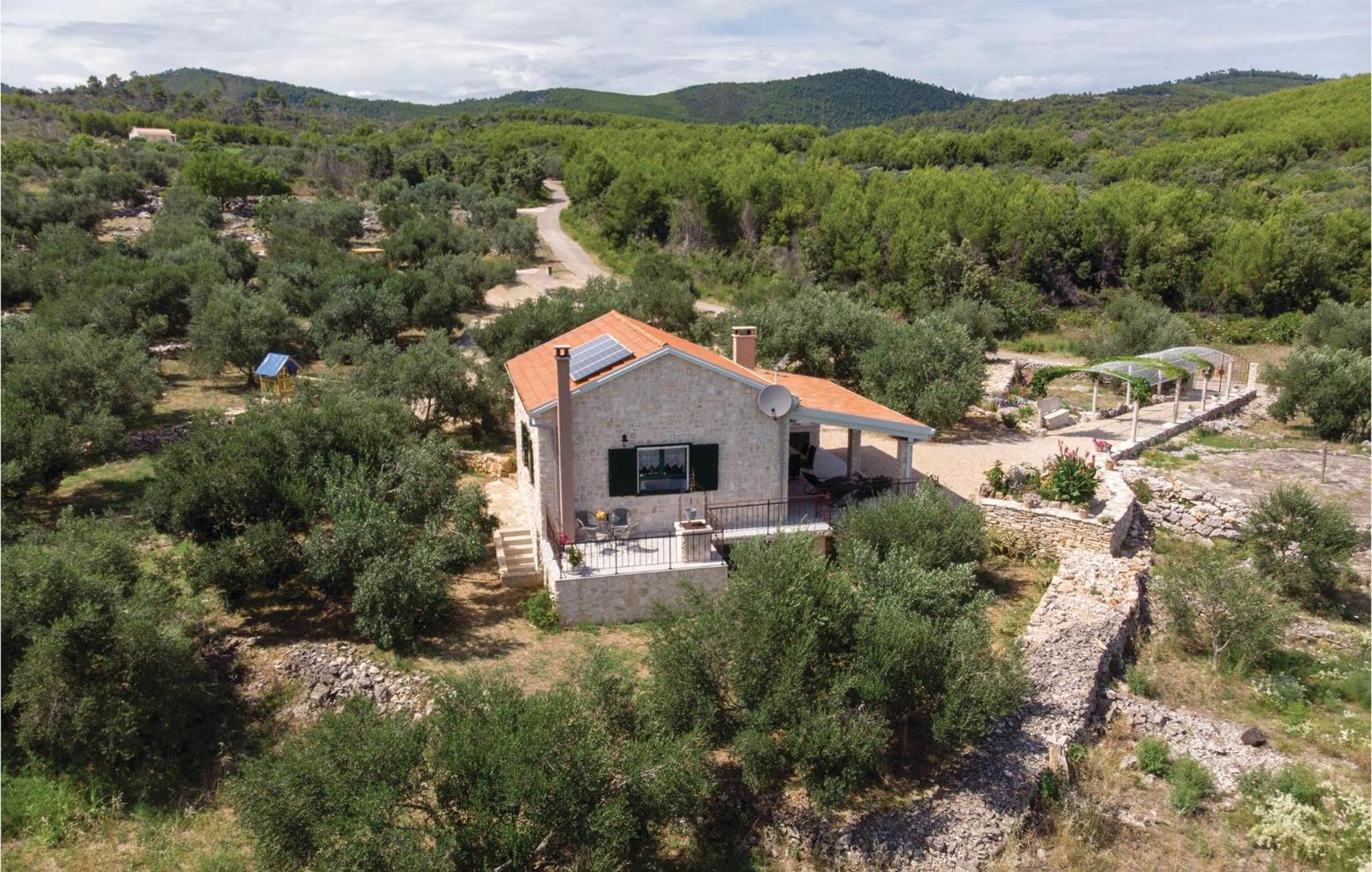 Awesome Home In Smokvica With Kitchen Exterior photo